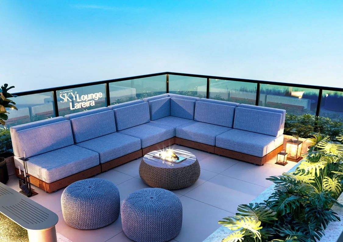 Sky Lounge Lareira, sofá em L ao redor de lareira no terraço